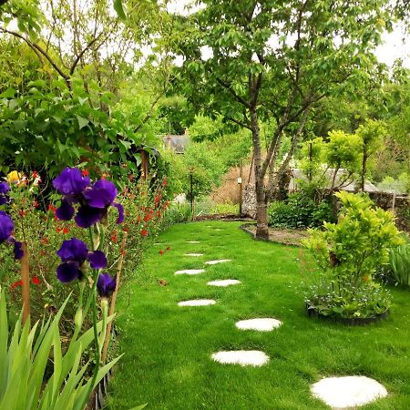 Le Petit Jardin Yoyo 호텔 Monts 외부 사진